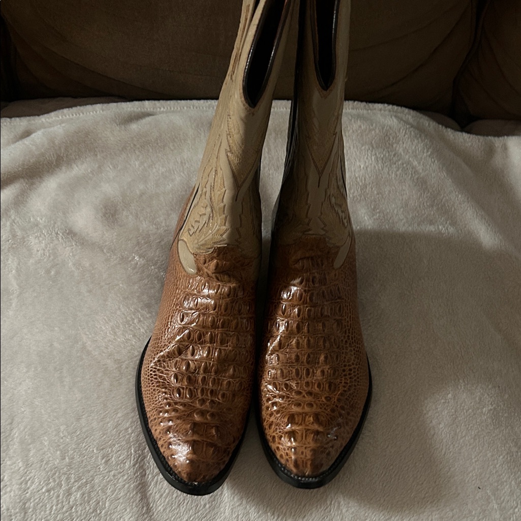 Brown Crocodile Pattern Leather Boots